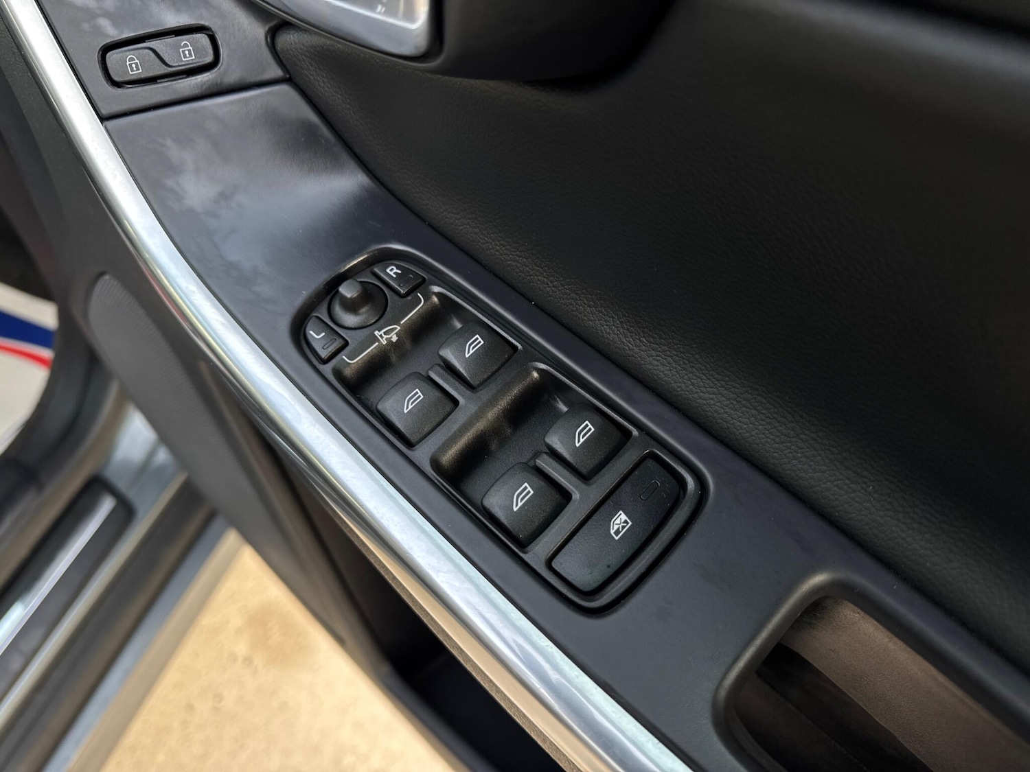 Used Volvo XC60 2017 for sale - 76666623: Photo 59