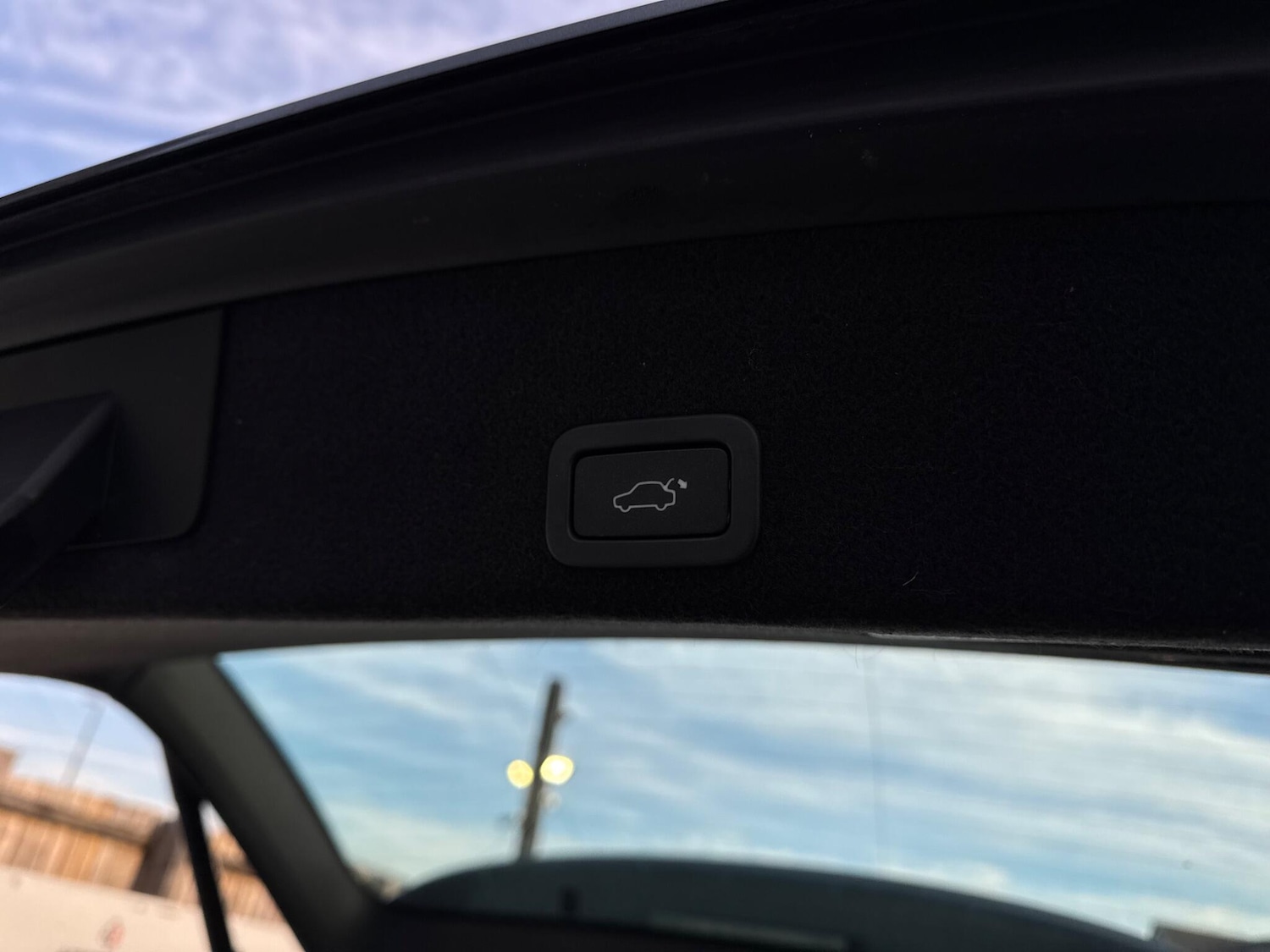 Used Volvo XC60 2017 for sale - 76666623: Photo 62