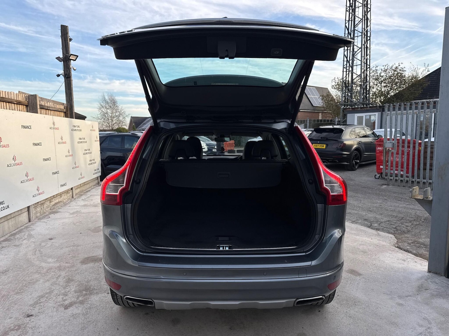 Used Volvo XC60 2017 for sale - 76666623: Photo 74