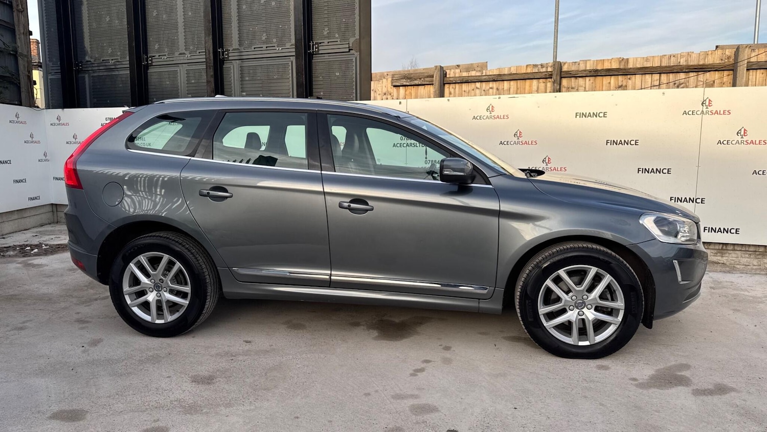 Used Volvo XC60 2017 for sale - 76666623: Photo 9
