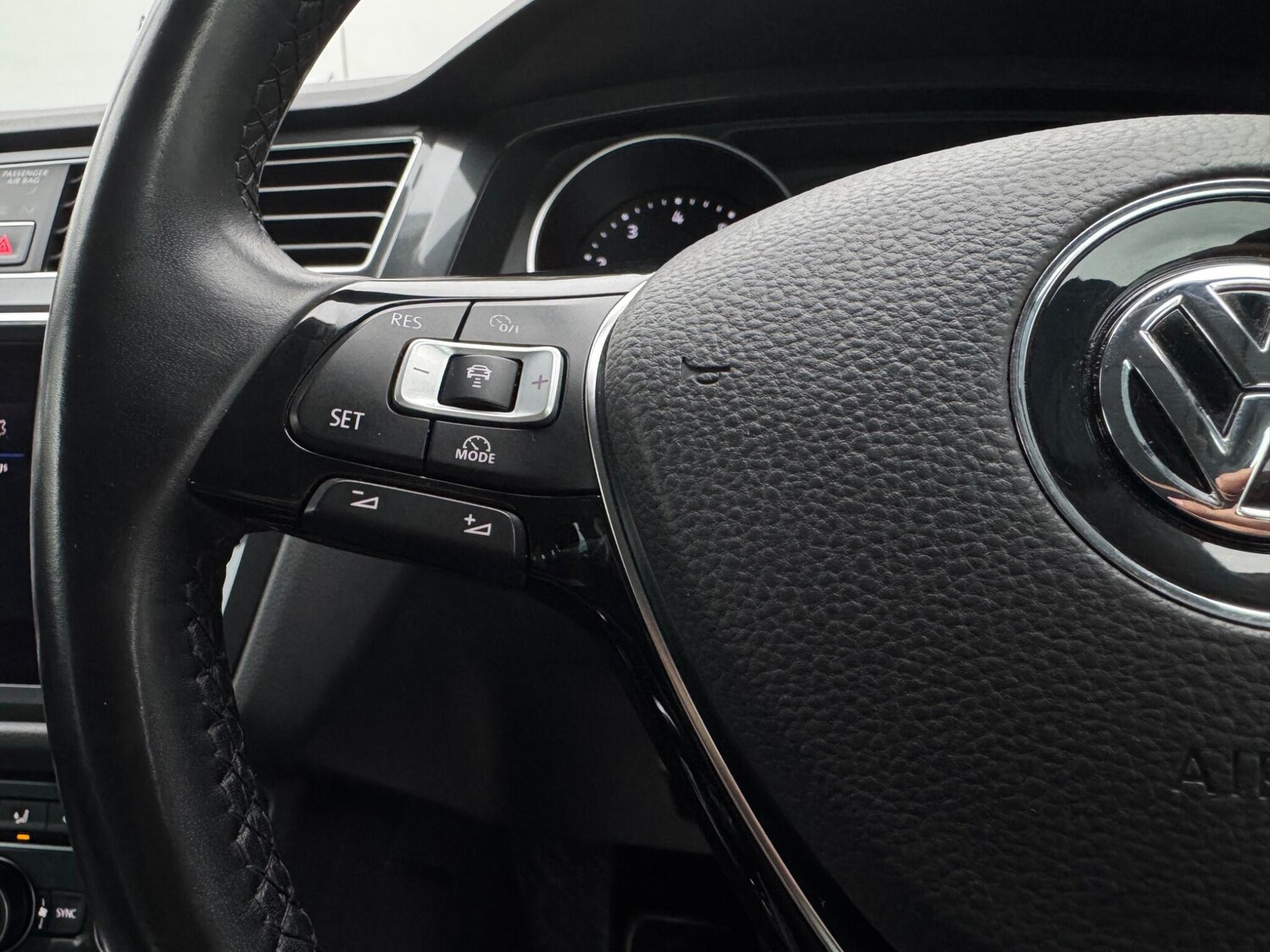 Used Volkswagen Tiguan 2018 for sale - 77291712: Photo 32