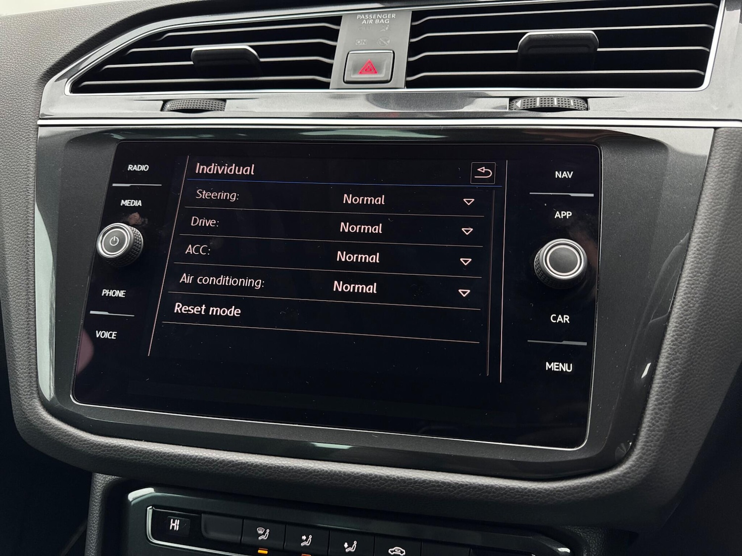 Used Volkswagen Tiguan 2018 for sale - 77291712: Photo 42