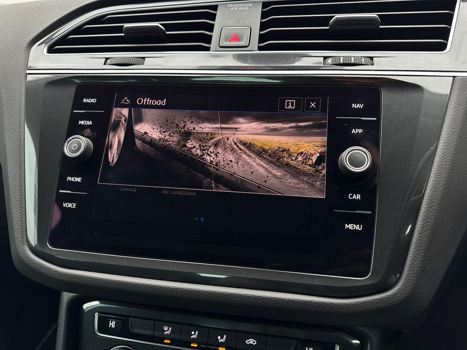 Used Volkswagen Tiguan 2018 for sale - 77291712: Photo 44