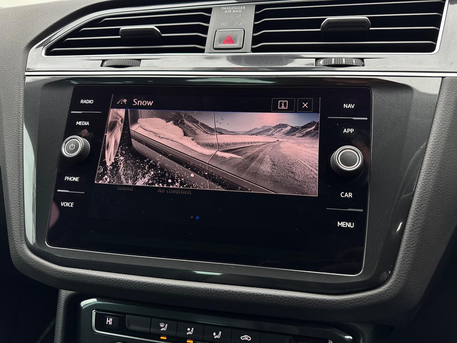 Used Volkswagen Tiguan 2018 for sale - 77291712: Photo 45