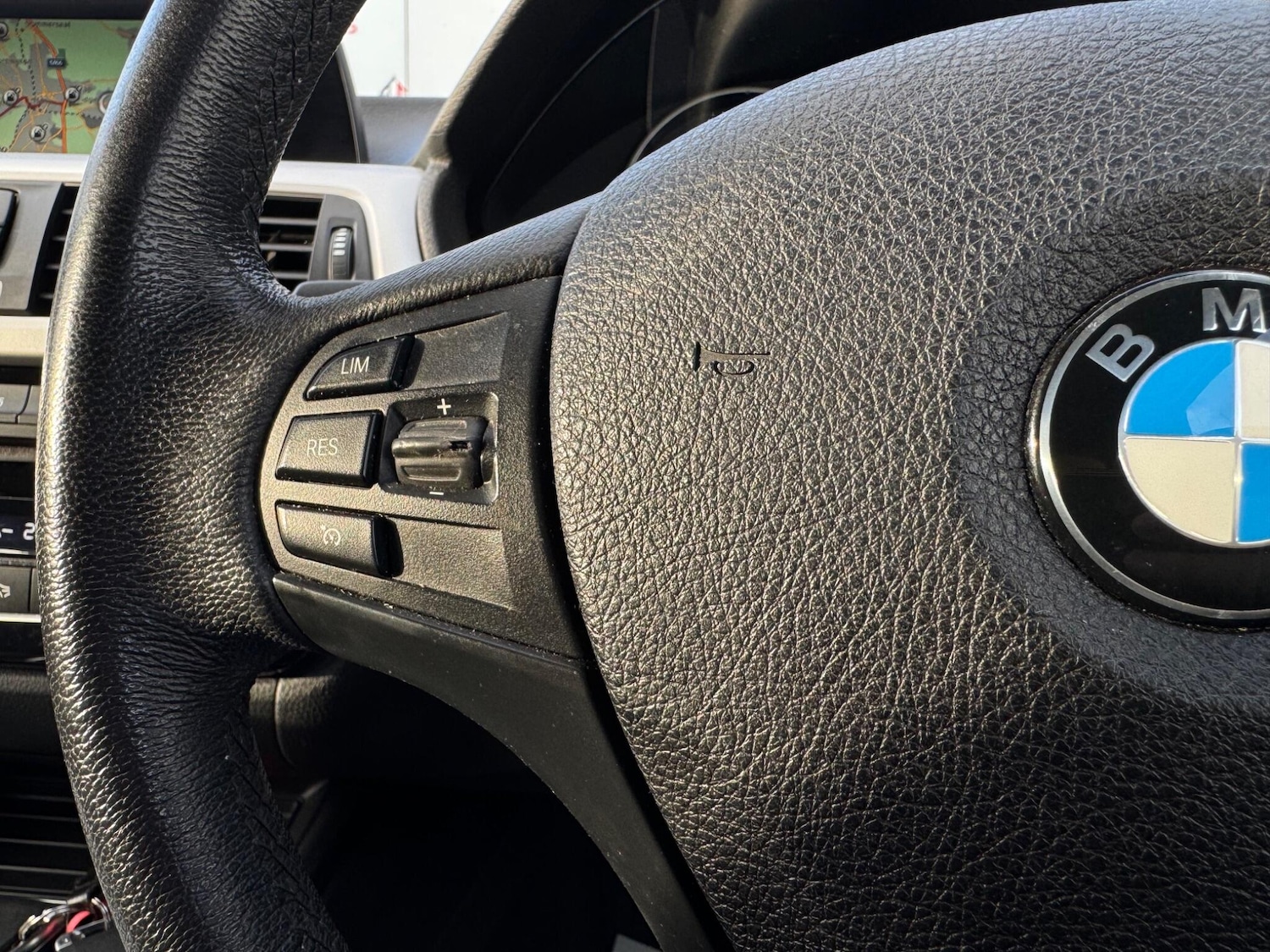 Used BMW 3 Series 2017 for sale - 77050099: Photo 31