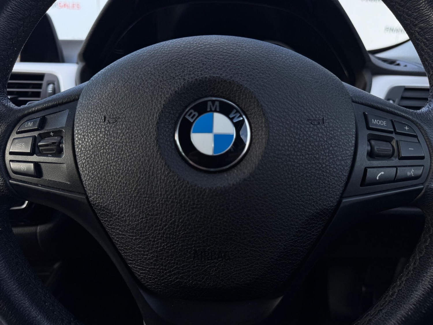 Used BMW 3 Series 2017 for sale - 77050099: Photo 32