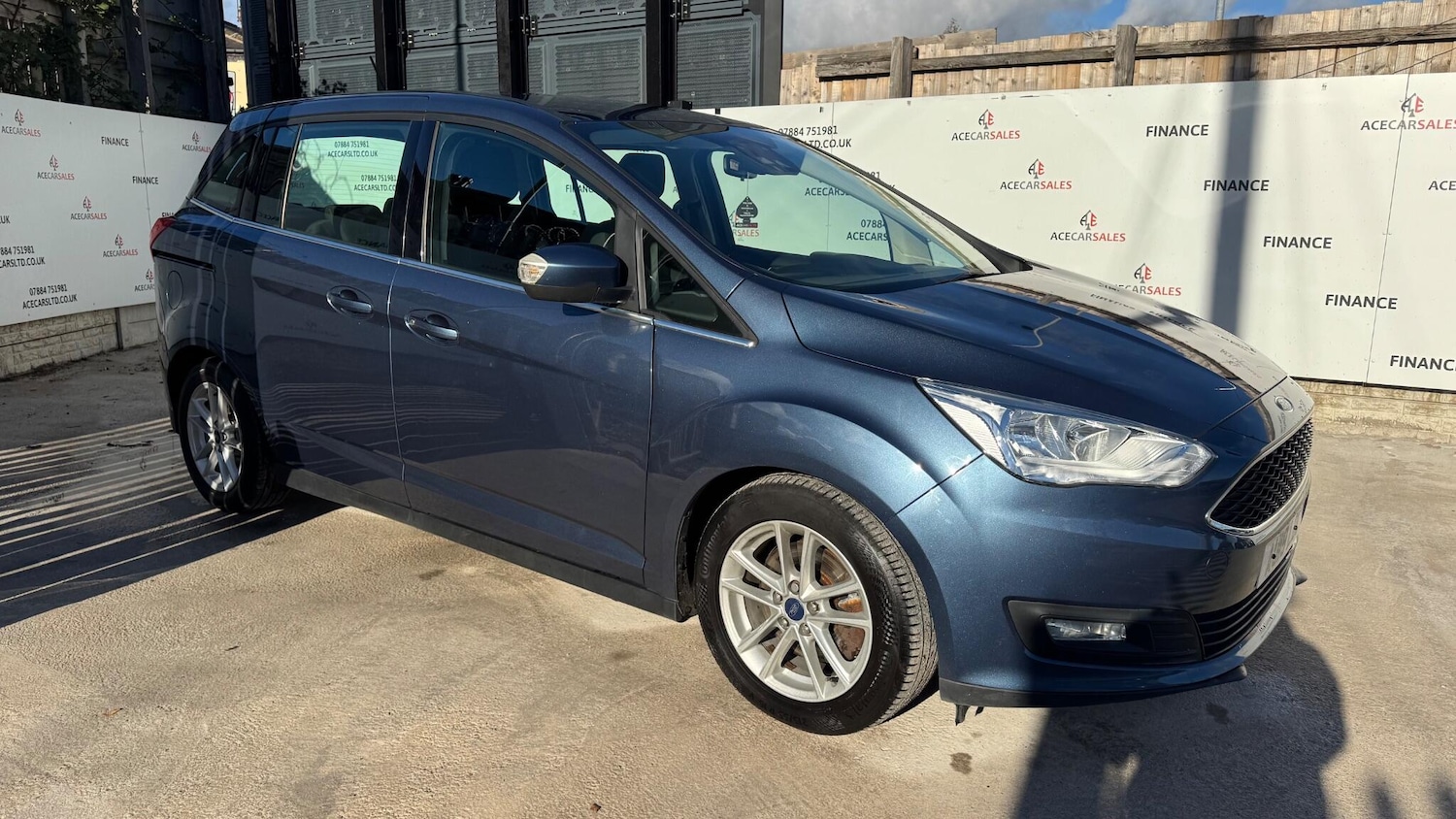 Used Ford Grand C-Max 2019 for sale - 76399179: Photo 2