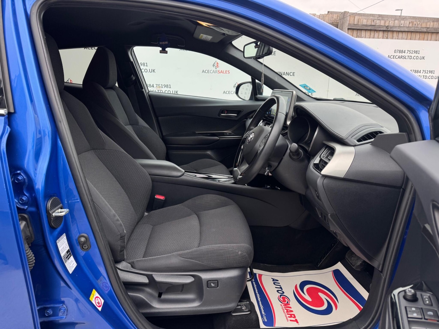 Used Toyota C-HR 2018 for sale - 76307485: Photo 11