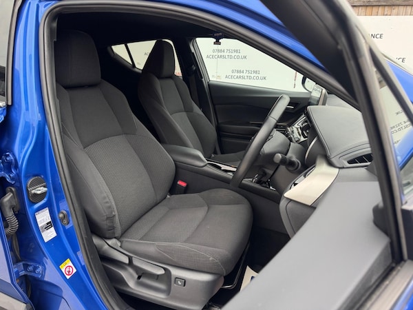 Used Toyota C-HR 2018 for sale - 76307485: Photo 12