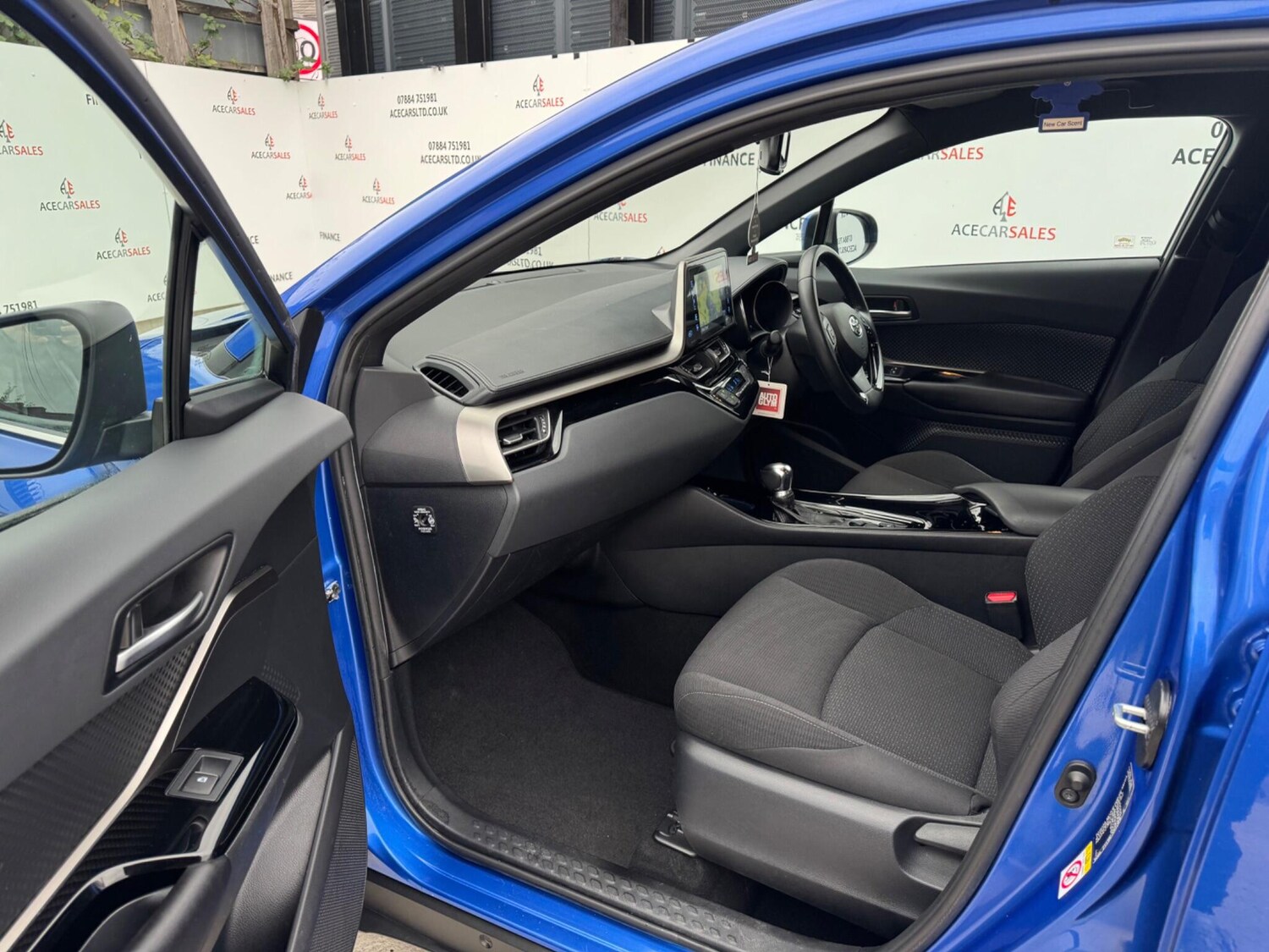 Used Toyota C-HR 2018 for sale - 76307485: Photo 17