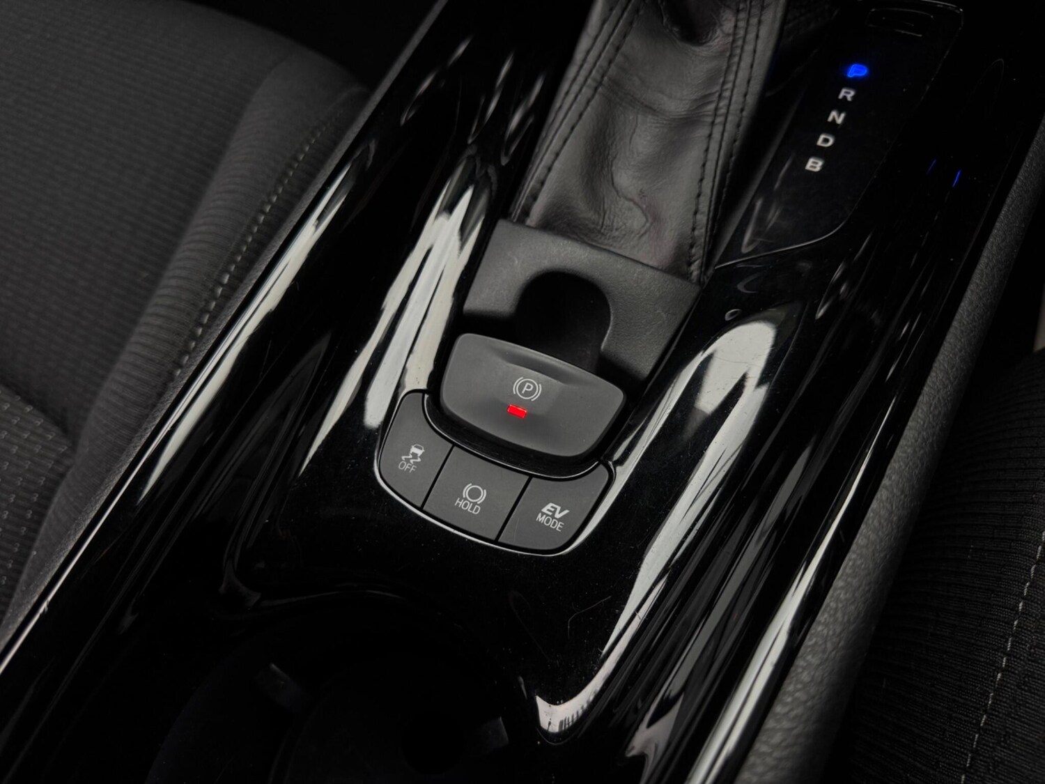 Used Toyota C-HR 2018 for sale - 76307485: Photo 27