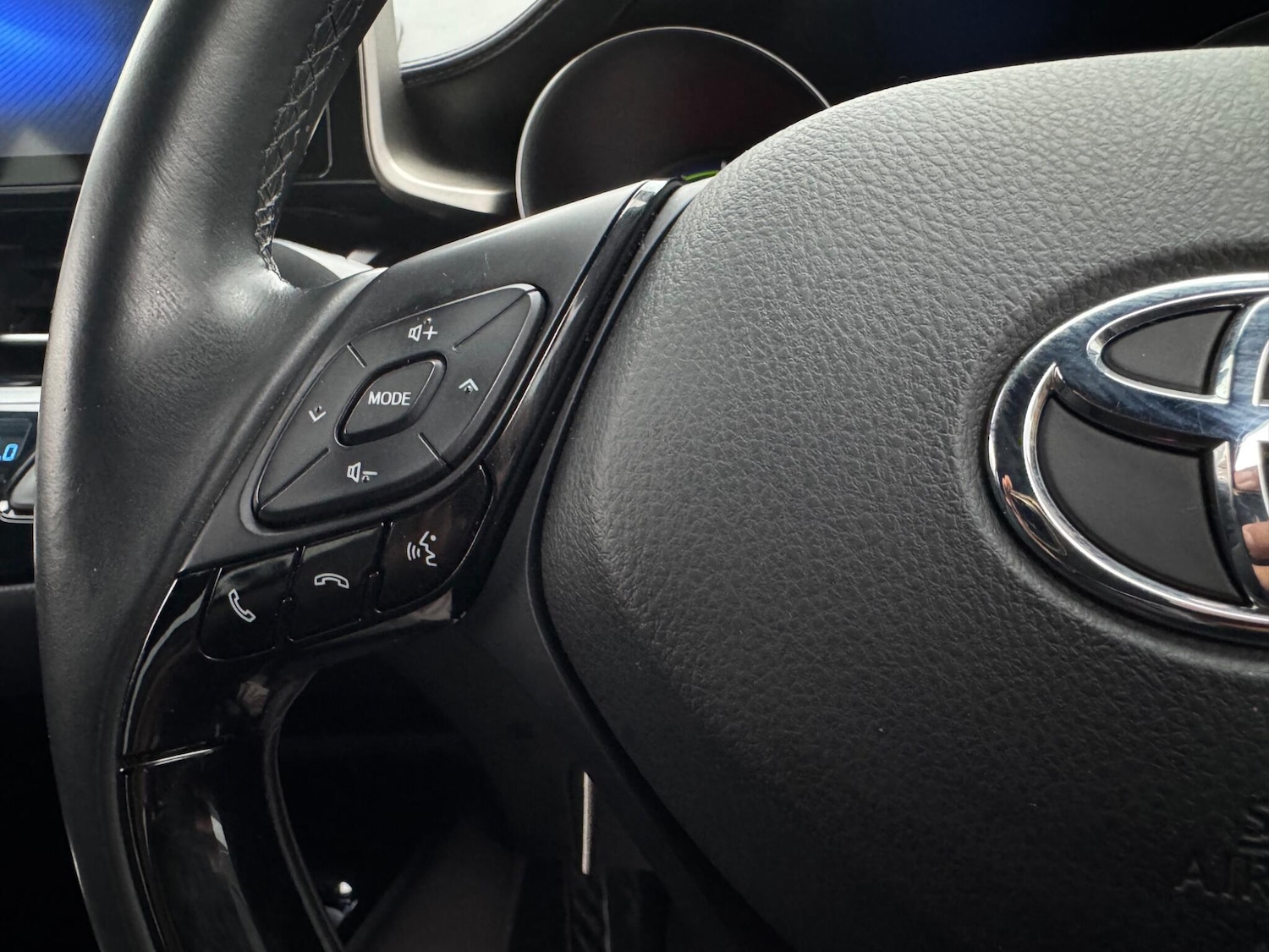 Used Toyota C-HR 2018 for sale - 76307485: Photo 30