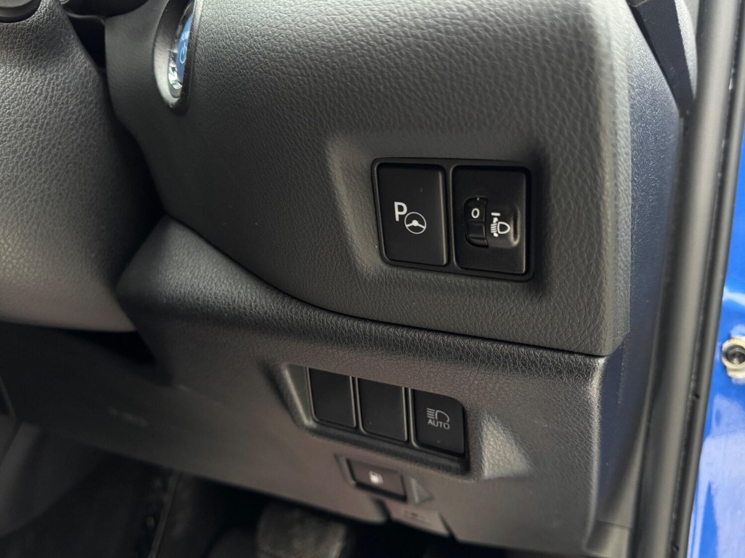 Used Toyota C-HR 2018 for sale - 76307485: Photo 58