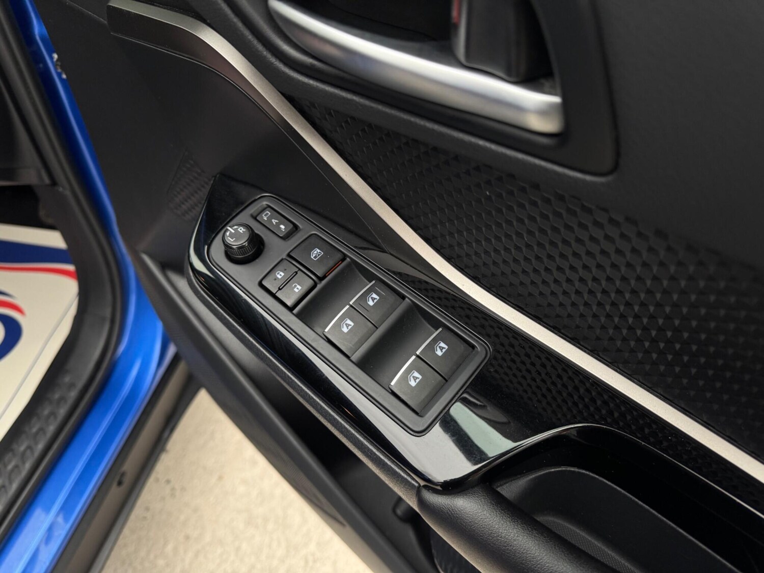 Used Toyota C-HR 2018 for sale - 76307485: Photo 60