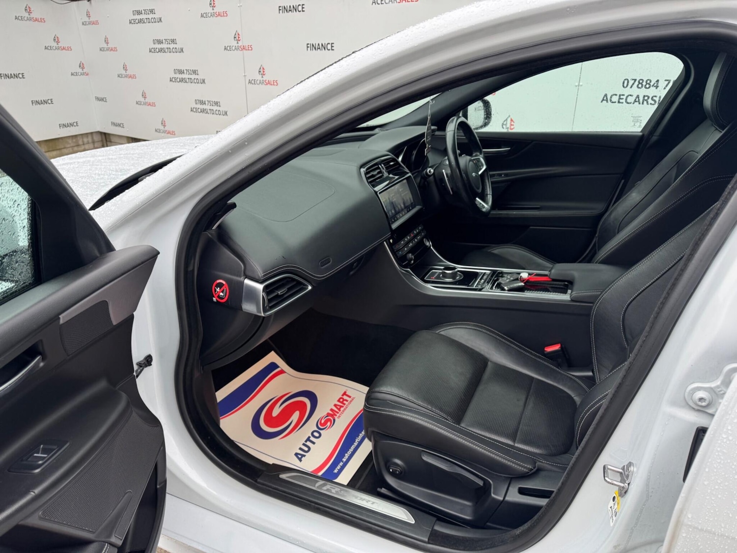 Used Jaguar XE 2018 for sale - 76964923: Photo 17