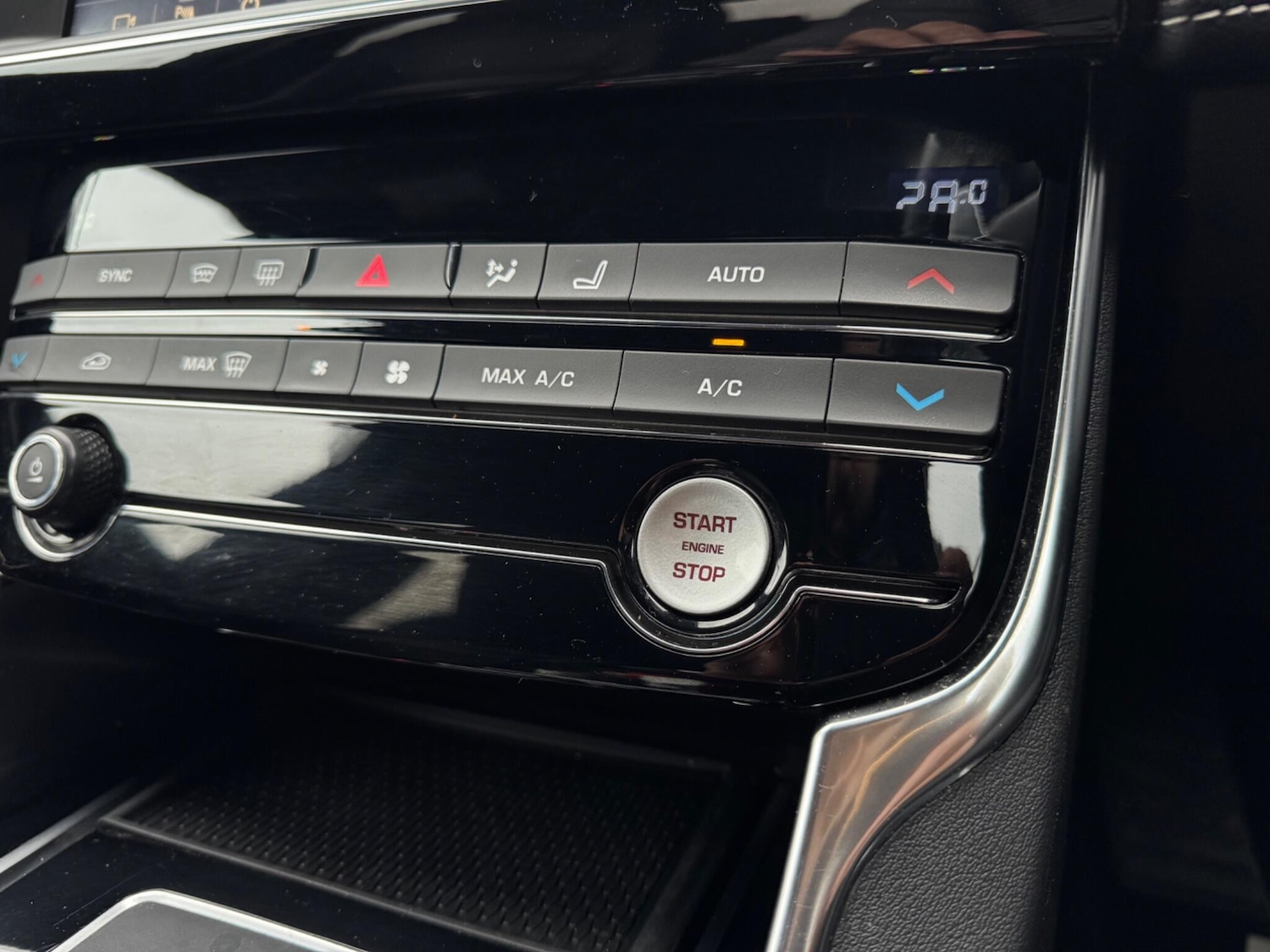 Used Jaguar XE 2018 for sale - 76964923: Photo 25