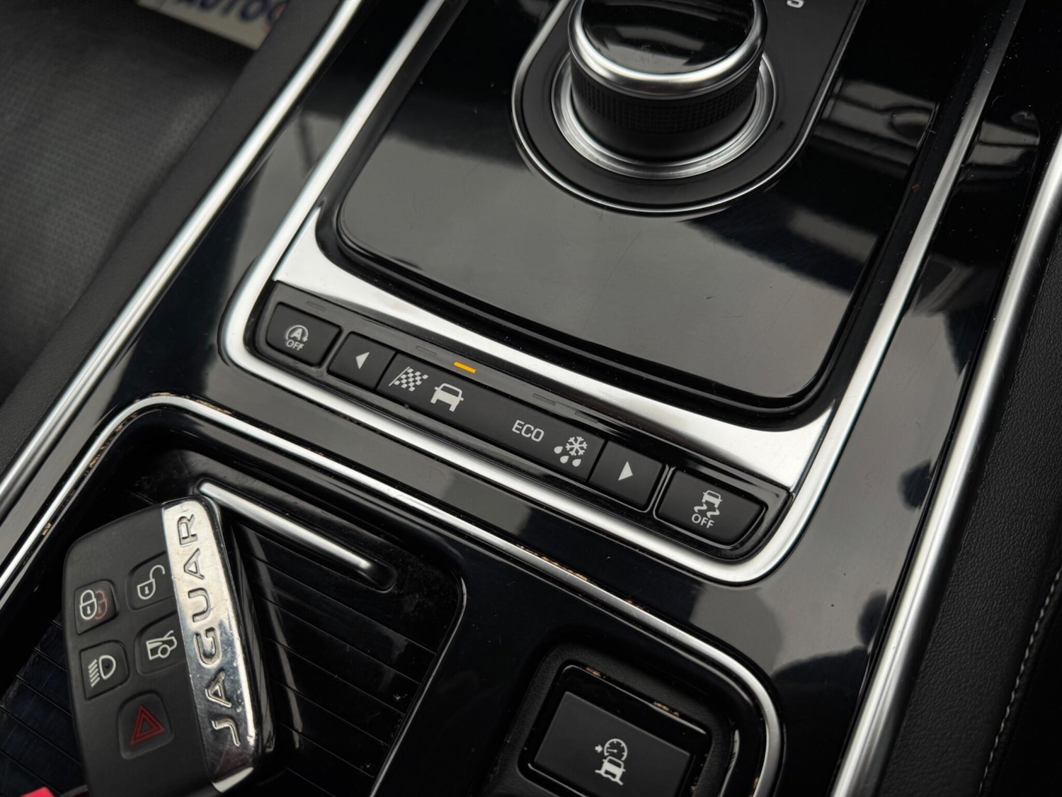 Used Jaguar XE 2018 for sale - 76964923: Photo 27