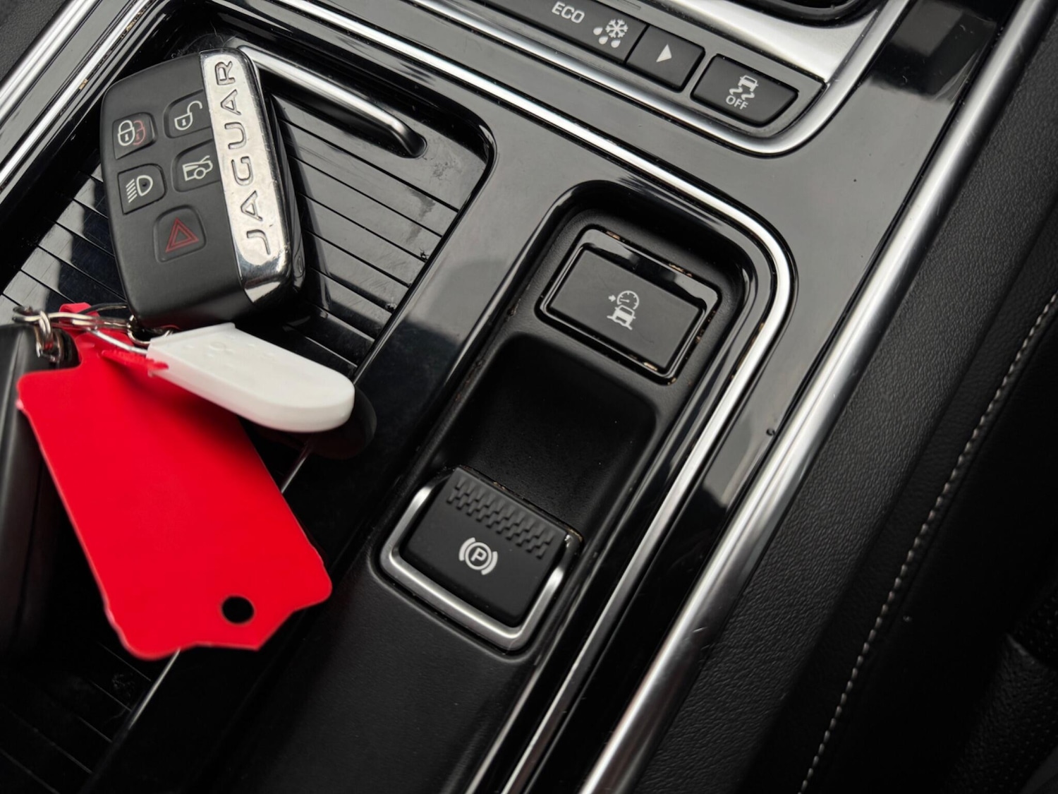 Used Jaguar XE 2018 for sale - 76964923: Photo 28