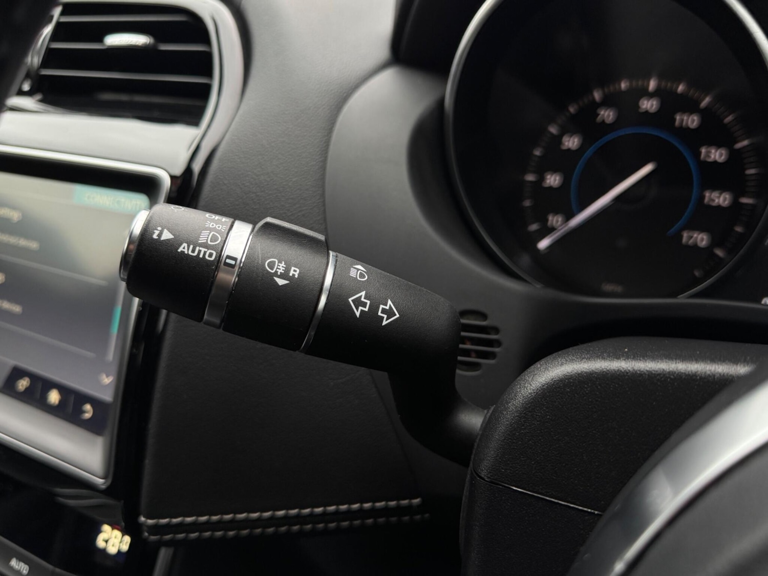 Used Jaguar XE 2018 for sale - 76964923: Photo 30