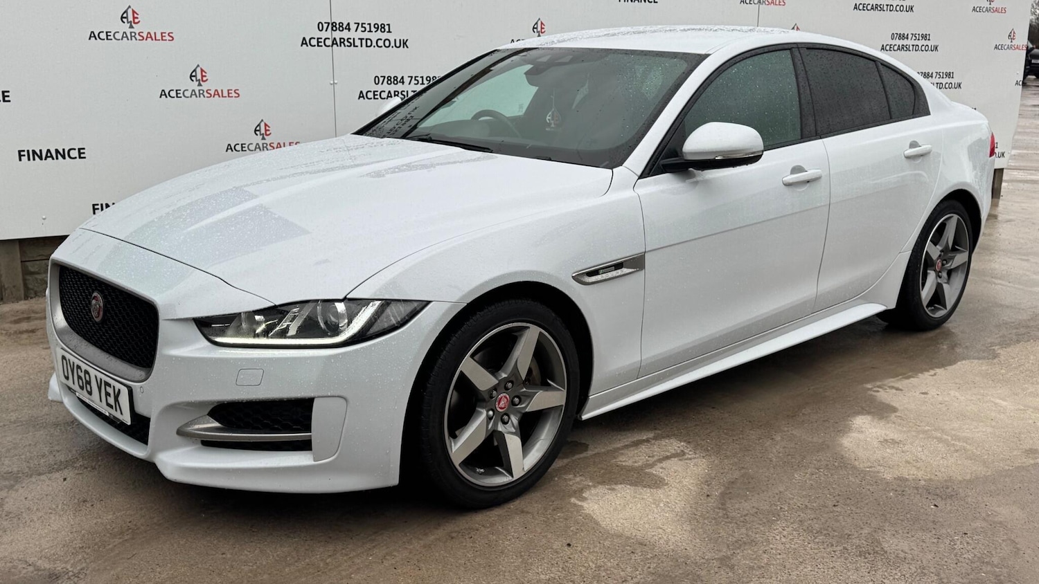 Used Jaguar XE 2018 for sale - 76964923: Photo 4