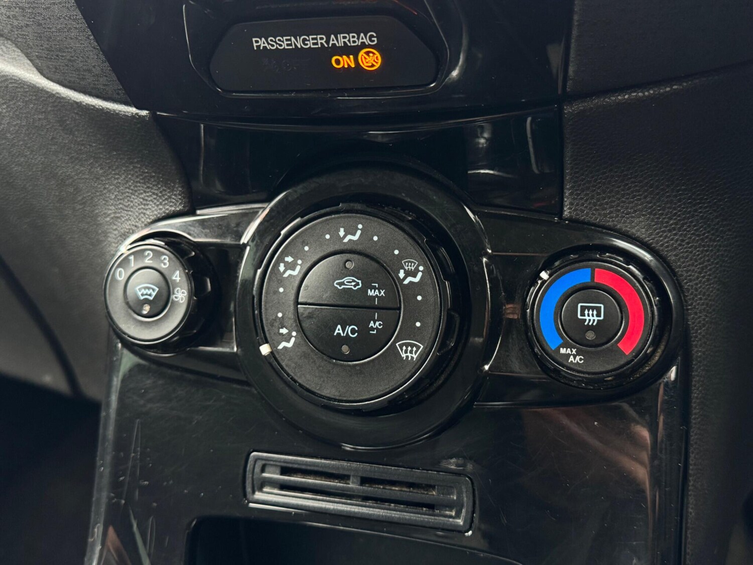 Used Ford Fiesta 2013 for sale - 76201154: Photo 22