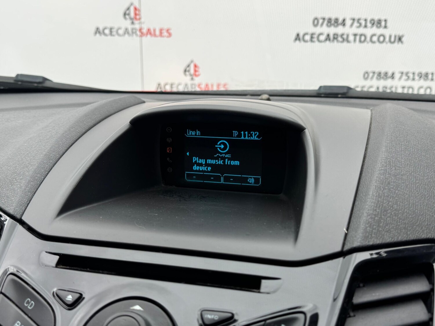 Used Ford Fiesta 2013 for sale - 76201154: Photo 32