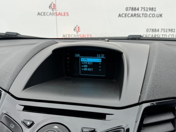 Used Ford Fiesta 2013 for sale - 76201154: Photo 34