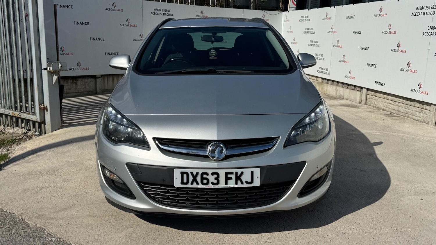 Used Vauxhall Astra 2013 for sale - 77940746: Photo 3