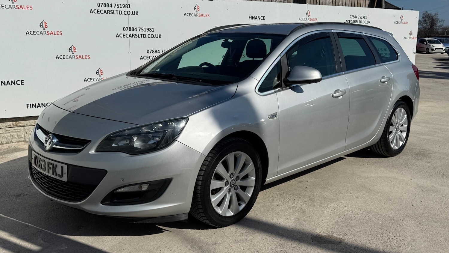 Used Vauxhall Astra 2013 for sale - 77940746: Photo 4