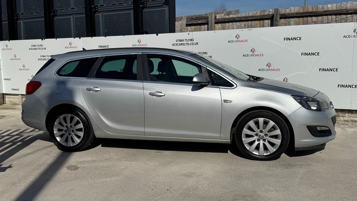 Used Vauxhall Astra 2013 for sale - 77940746: Photo 9