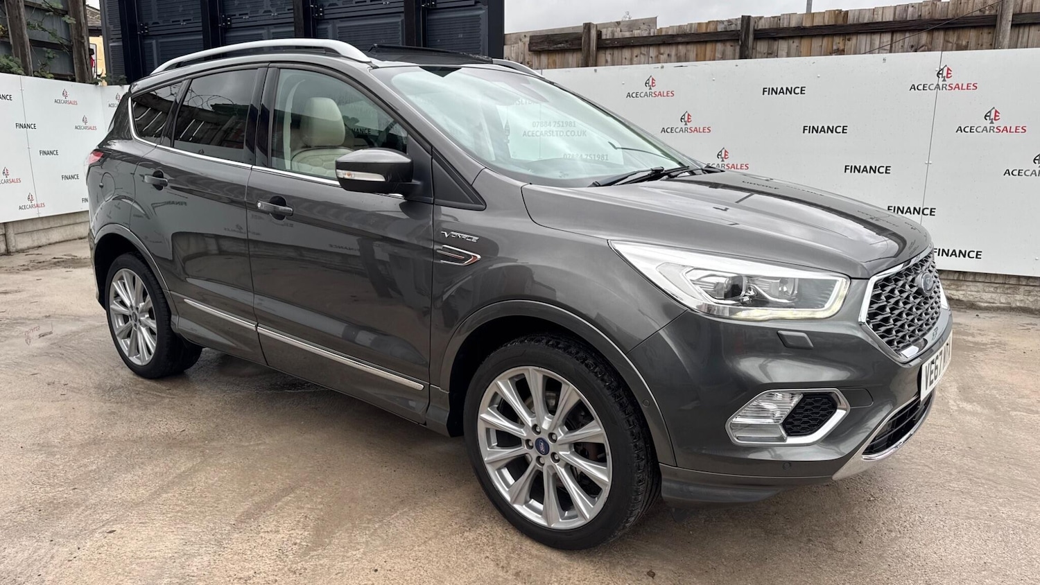 Used Ford Kuga 2017 for sale - 76457619: Photo 2