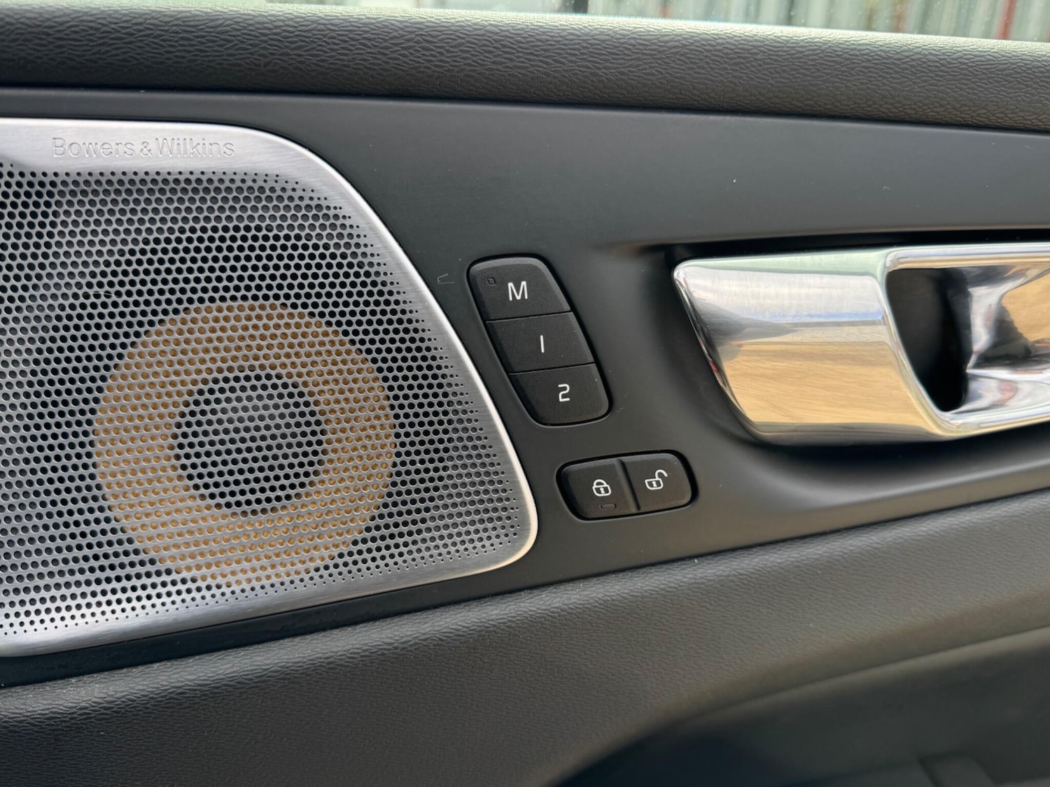 Used Volvo XC60 2018 for sale - 78073190: Photo 8