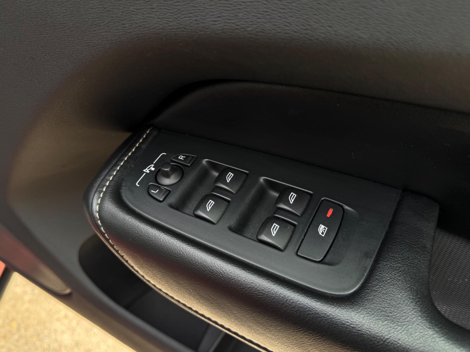 Used Volvo XC60 2018 for sale - 78073190: Photo 9