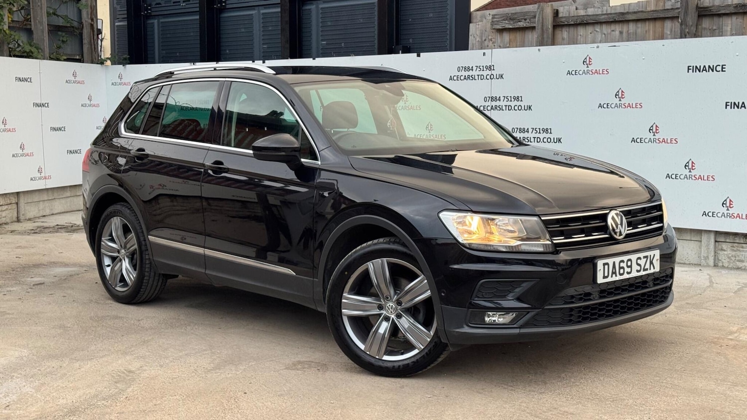 Used Volkswagen Tiguan 2019 for sale - 76511912: Photo 1