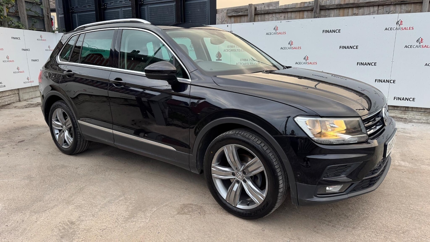 Used Volkswagen Tiguan 2019 for sale - 76511912: Photo 2