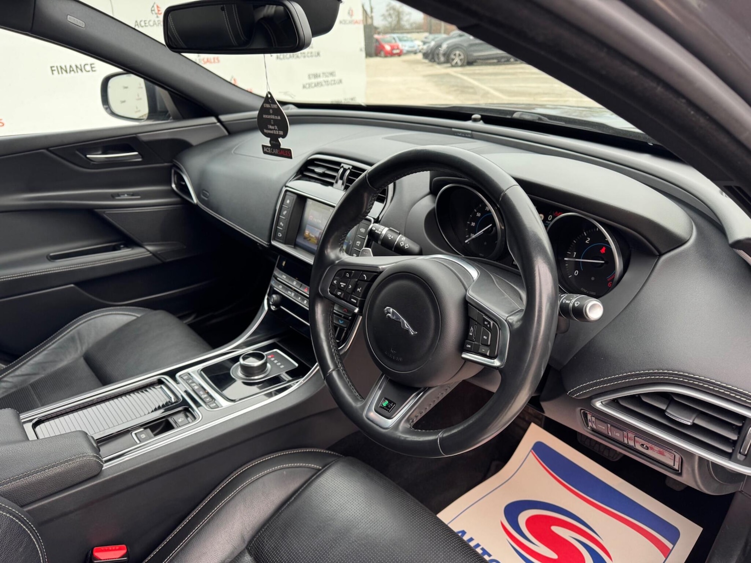 Used Jaguar XE 2018 for sale - 77993845: Photo 10