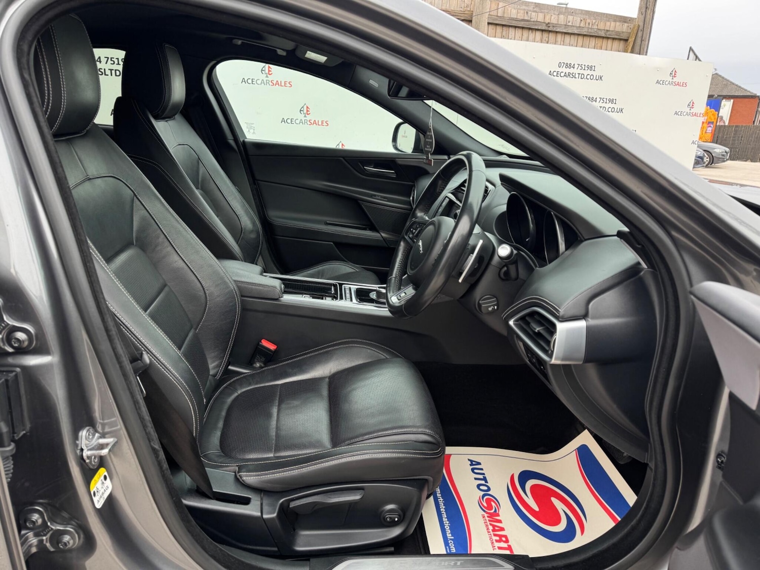 Used Jaguar XE 2018 for sale - 77993845: Photo 11