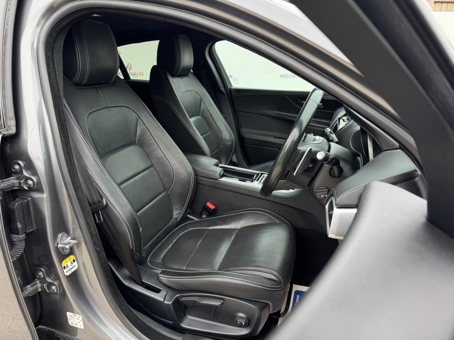 Used Jaguar XE 2018 for sale - 77993845: Photo 12