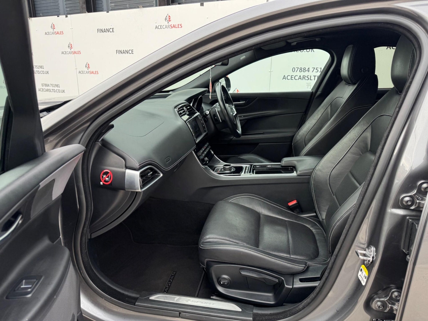 Used Jaguar XE 2018 for sale - 77993845: Photo 18