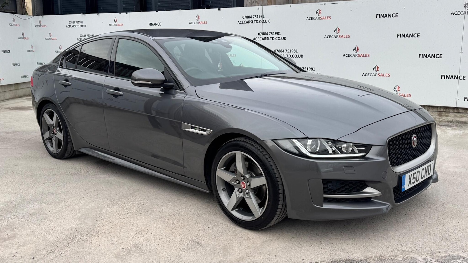 Used Jaguar XE 2018 for sale - 77993845: Photo 2