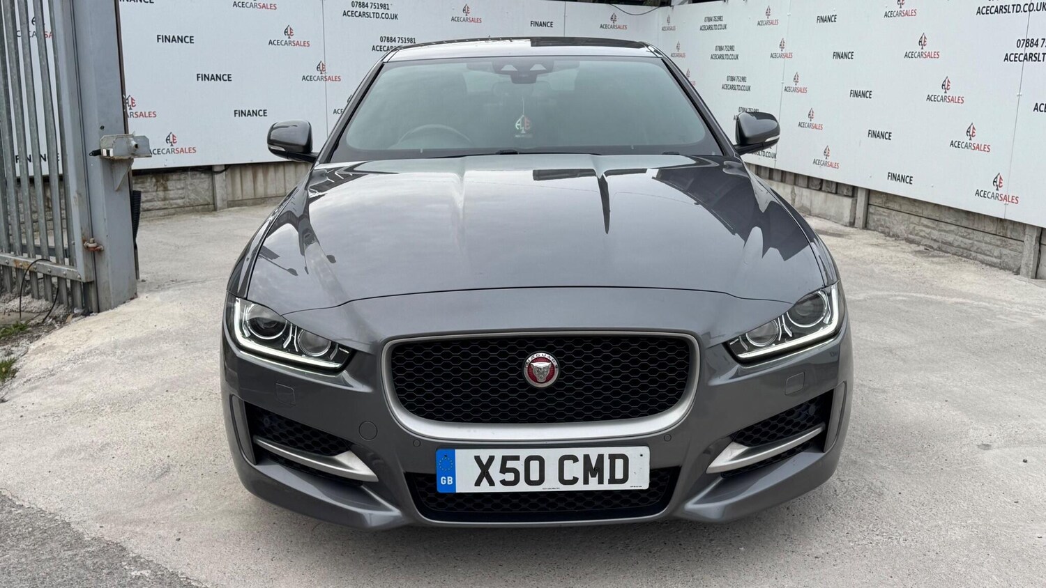 Used Jaguar XE 2018 for sale - 77993845: Photo 3