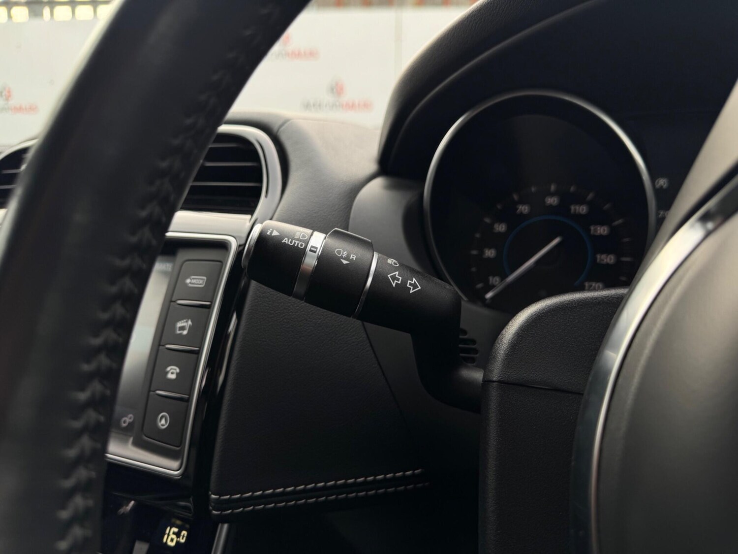 Used Jaguar XE 2018 for sale - 77993845: Photo 30