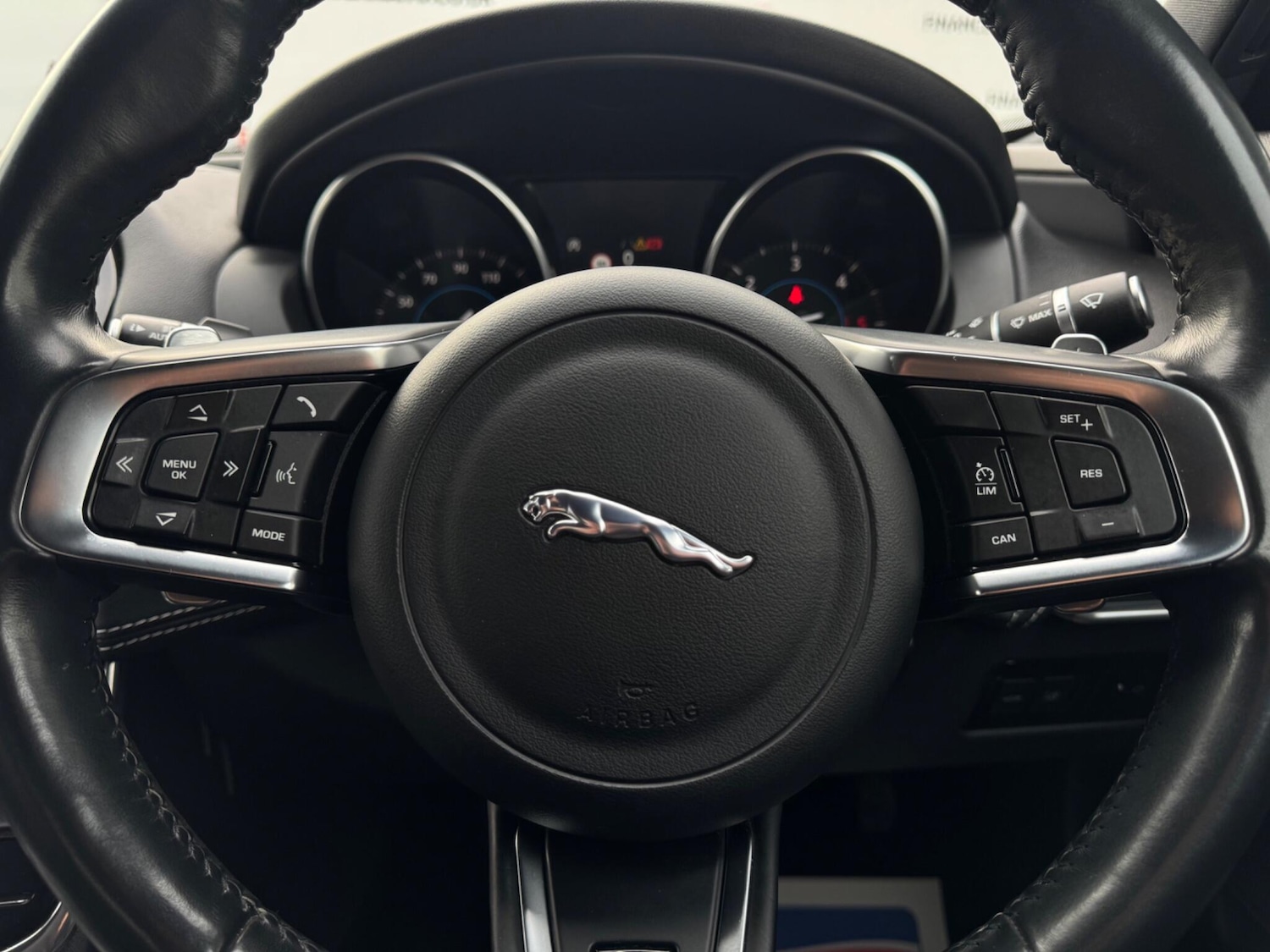 Used Jaguar XE 2018 for sale - 77993845: Photo 33