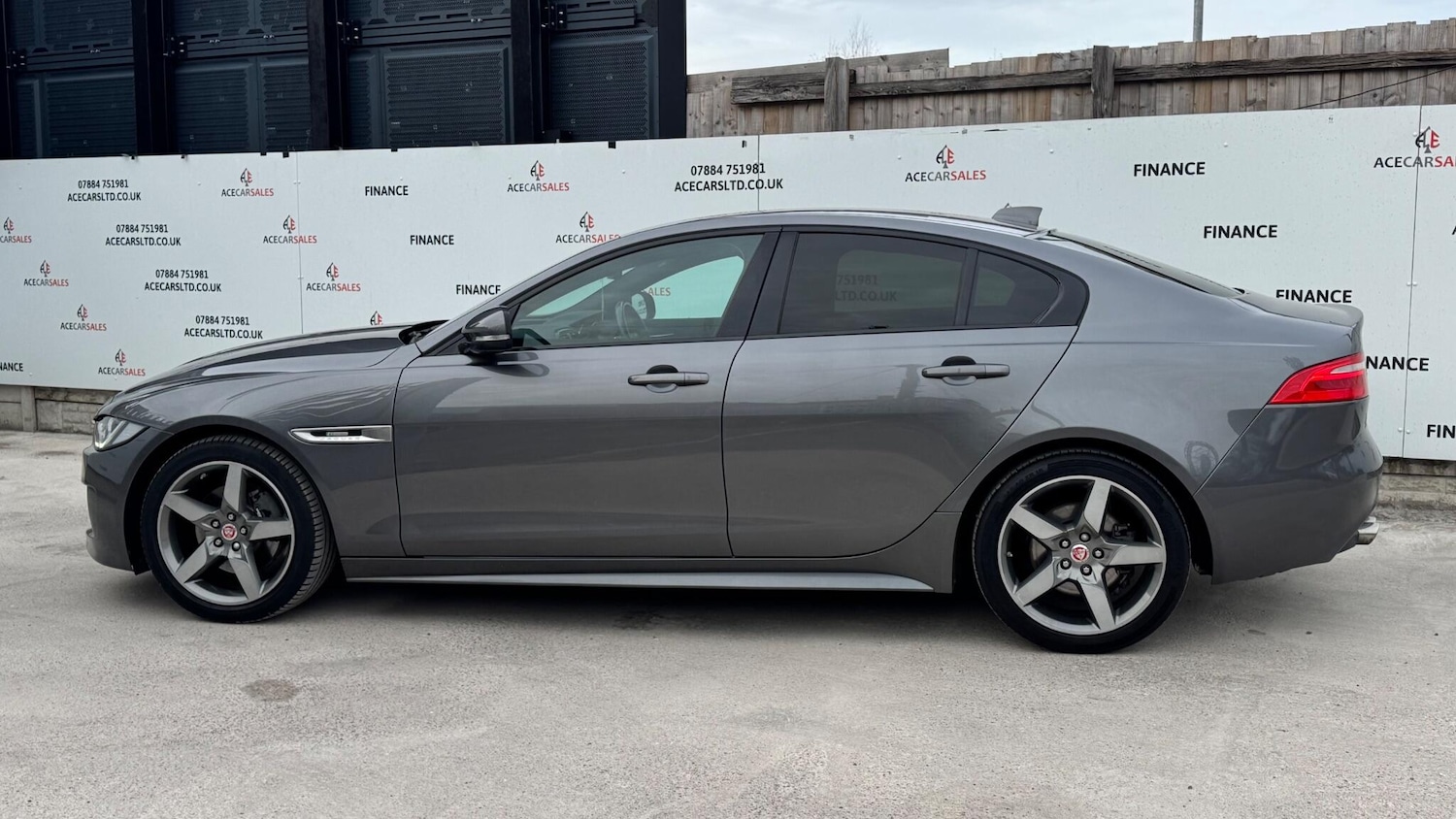 Used Jaguar XE 2018 for sale - 77993845: Photo 5