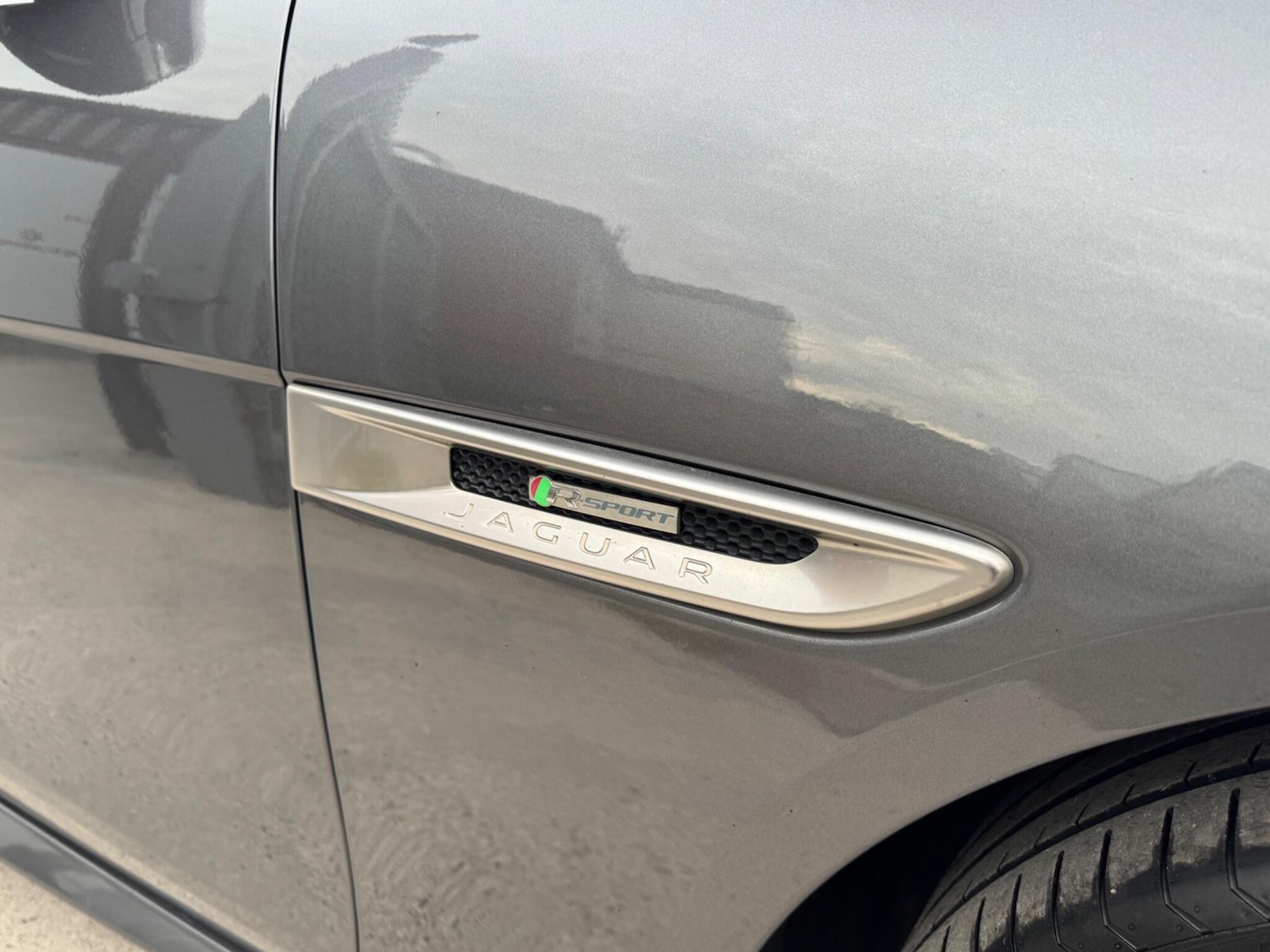 Used Jaguar XE 2018 for sale - 77993845: Photo 65