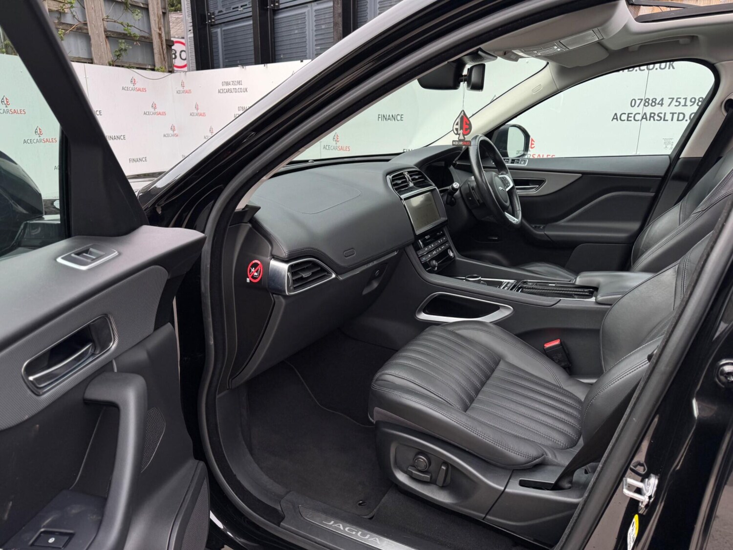 Used Jaguar F-Pace 2018 for sale - 78034259: Photo 17