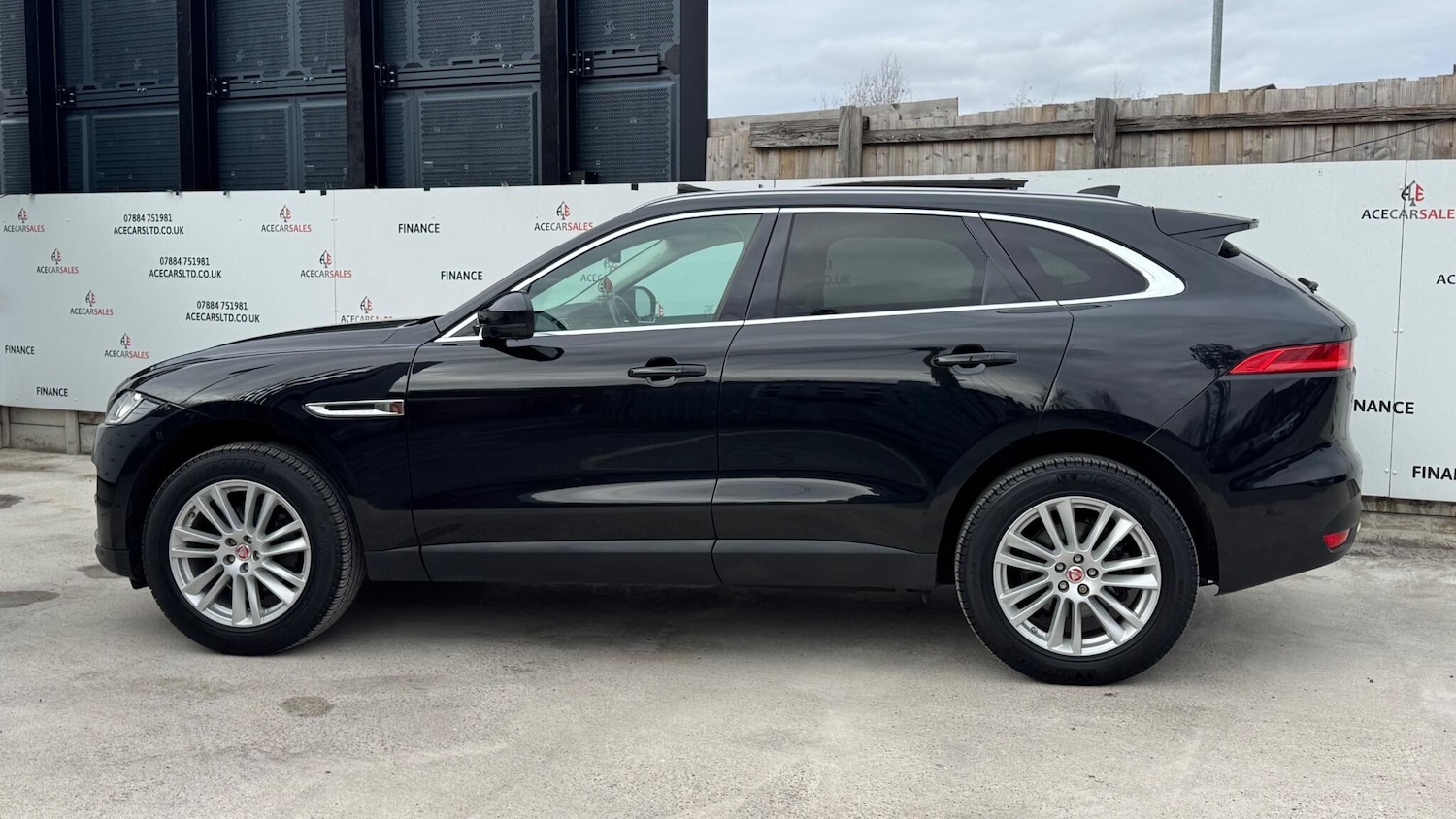 Used Jaguar F-Pace 2018 for sale - 78034259: Photo 5