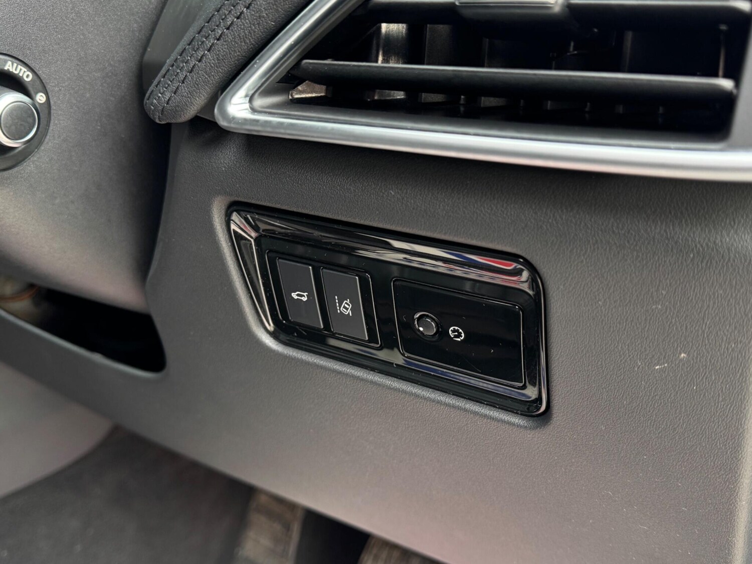 Used Jaguar F-Pace 2018 for sale - 78034259: Photo 68