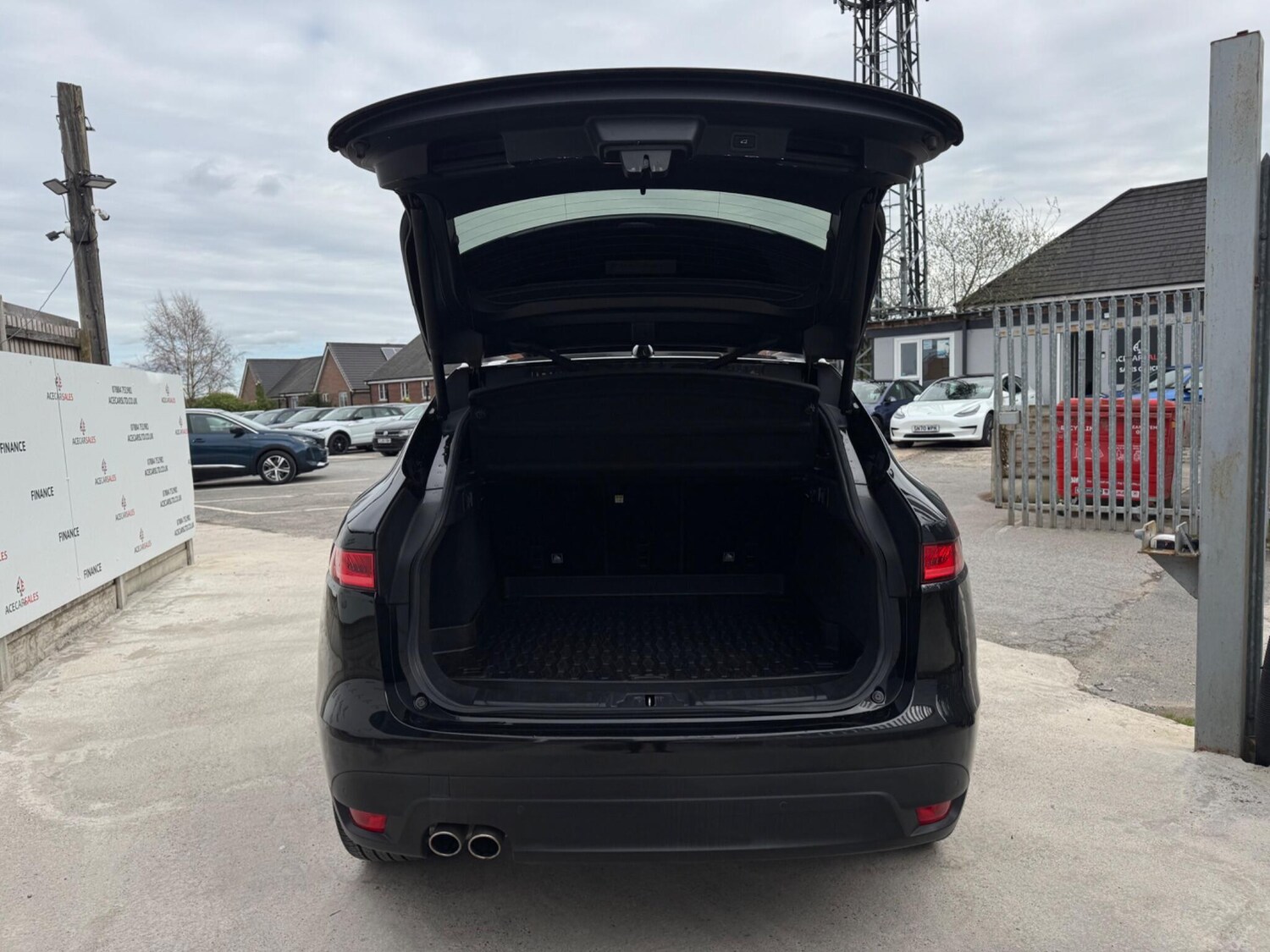 Used Jaguar F-Pace 2018 for sale - 78034259: Photo 92