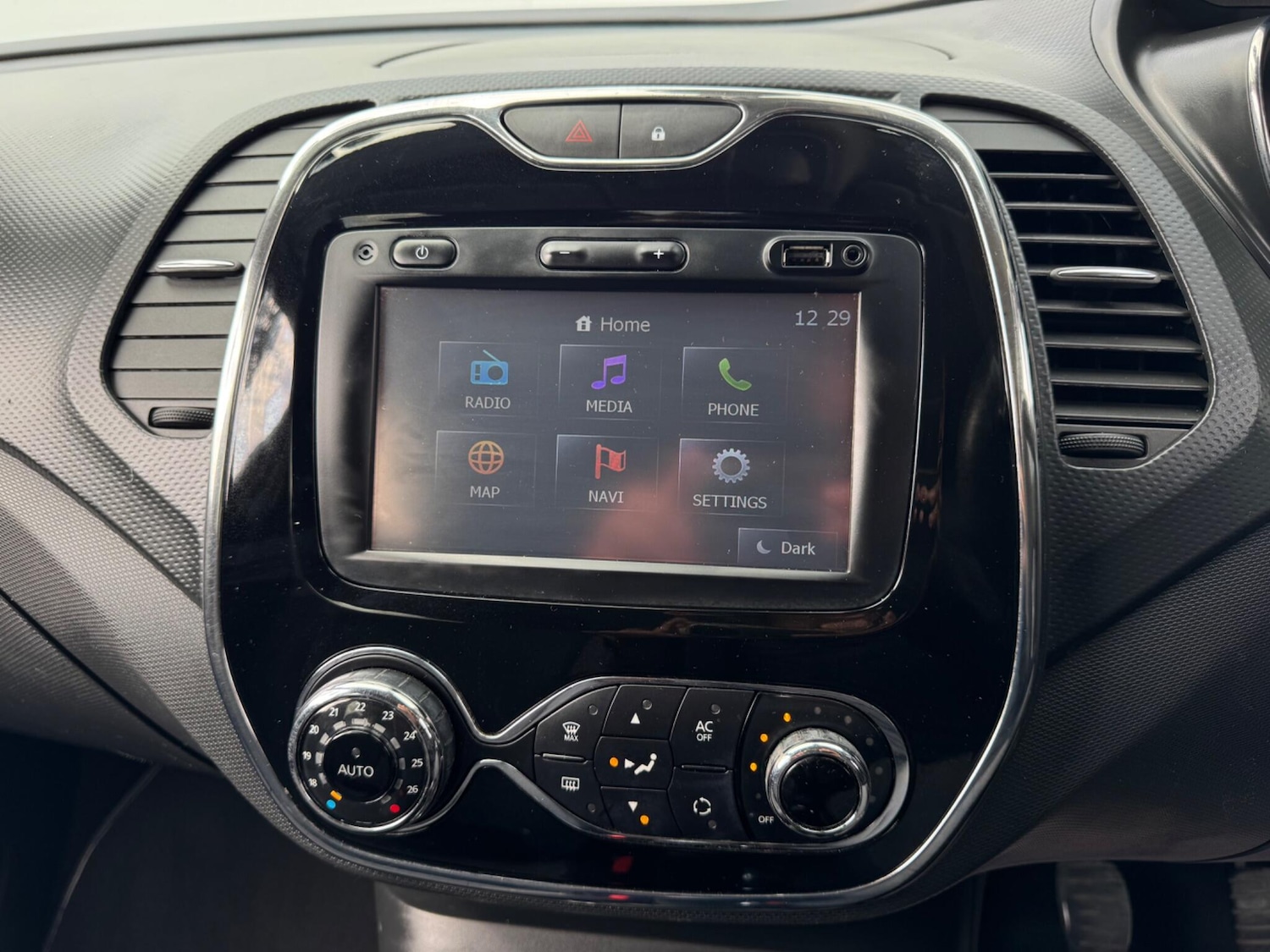 Used Renault Captur 2015 for sale - 77538404: Photo 39